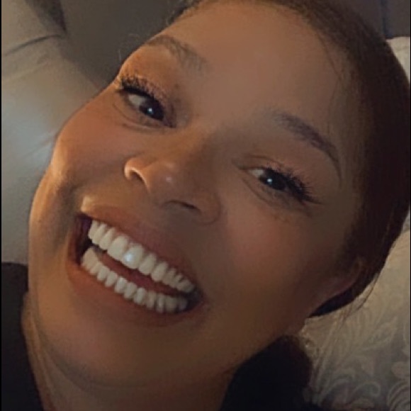 Meet your Posher, Sophia - Picture 2 of 5